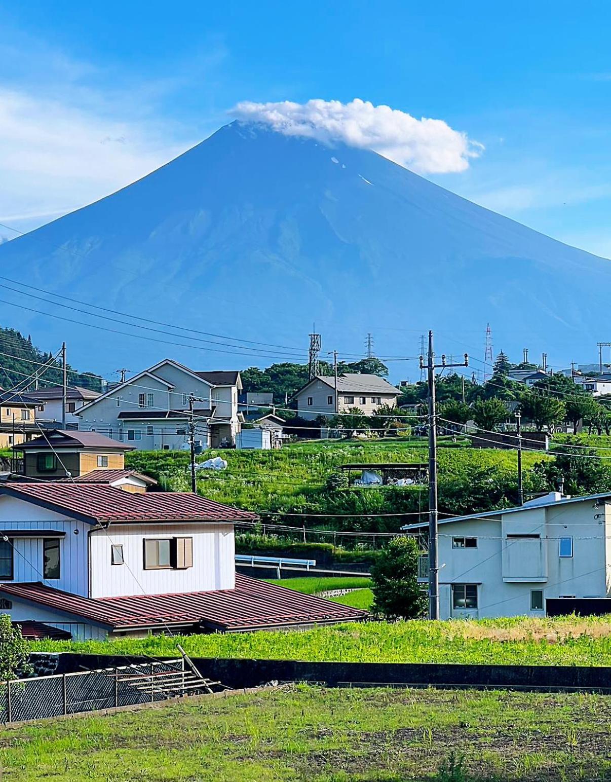 富士山を眺められる宿 ゲストハウス花水木 Nishikatsura Esterno foto